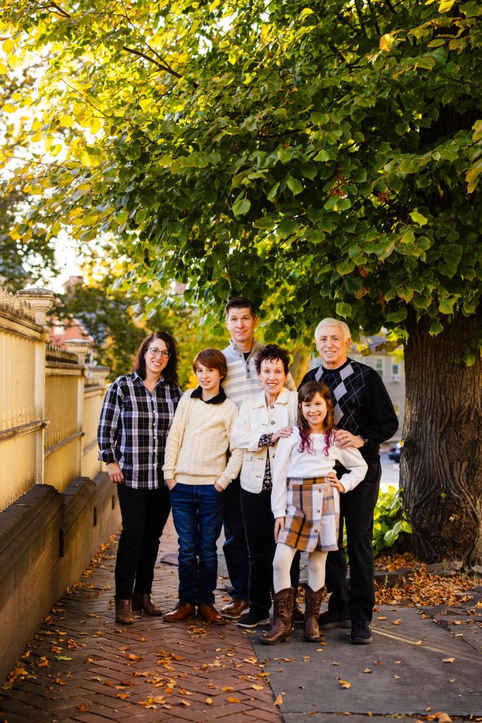 Extended family portrait session on the east side of Providence 