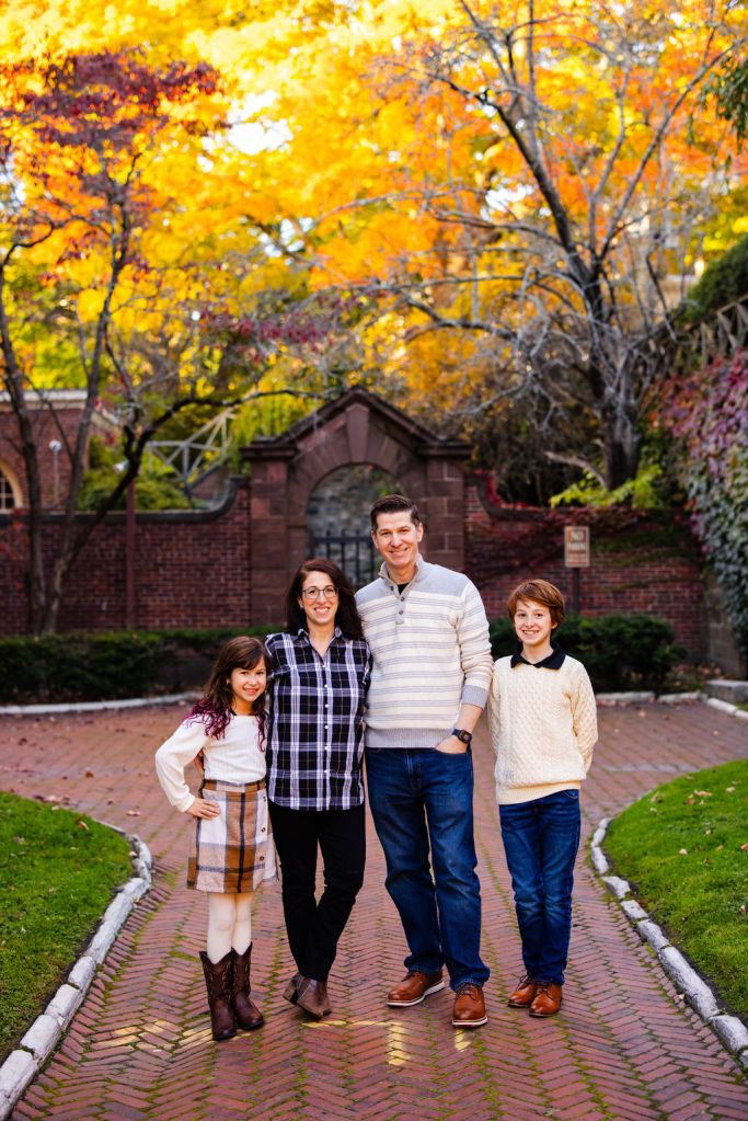 Extended family portrait session on the east side of Providence 