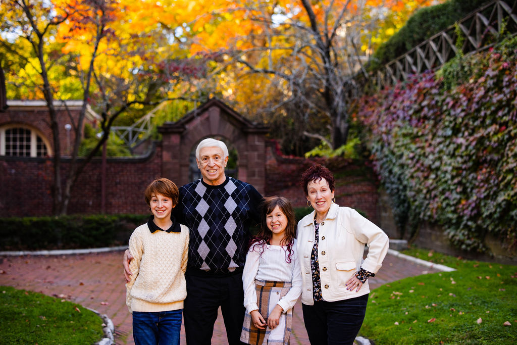 Extended family portrait session on the east side of Providence 