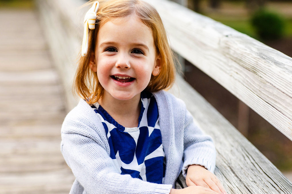 Extended family portrait session at with photographer at Goddard Park in East Greenwich, RI