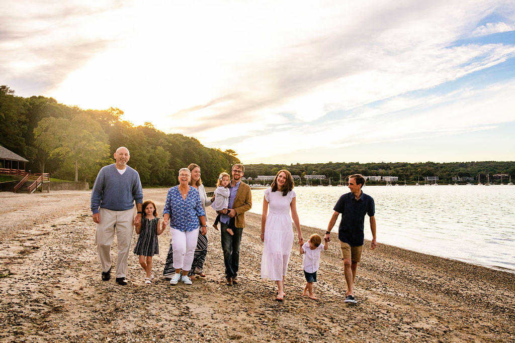 Extended family portrait session at with photographer at Goddard Park in East Greenwich, RI
